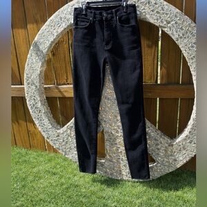 MOTHER The Stunner Zip Ankle Fray jeans in the "Holding Hands" color. Sz 26